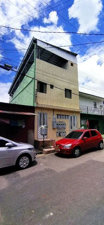 //Prédio no Japiim com 8 apartamentos? 