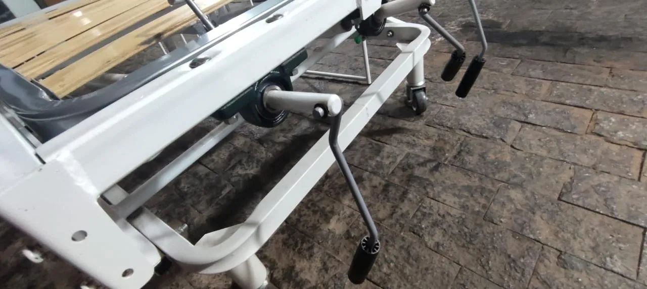 Cama Hospitalar Manual com Rodízios - Foto 6
