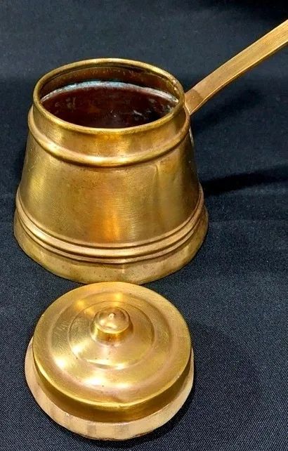 Diferenciada concha com tampa em metal dourado marroquino.  - Foto 2