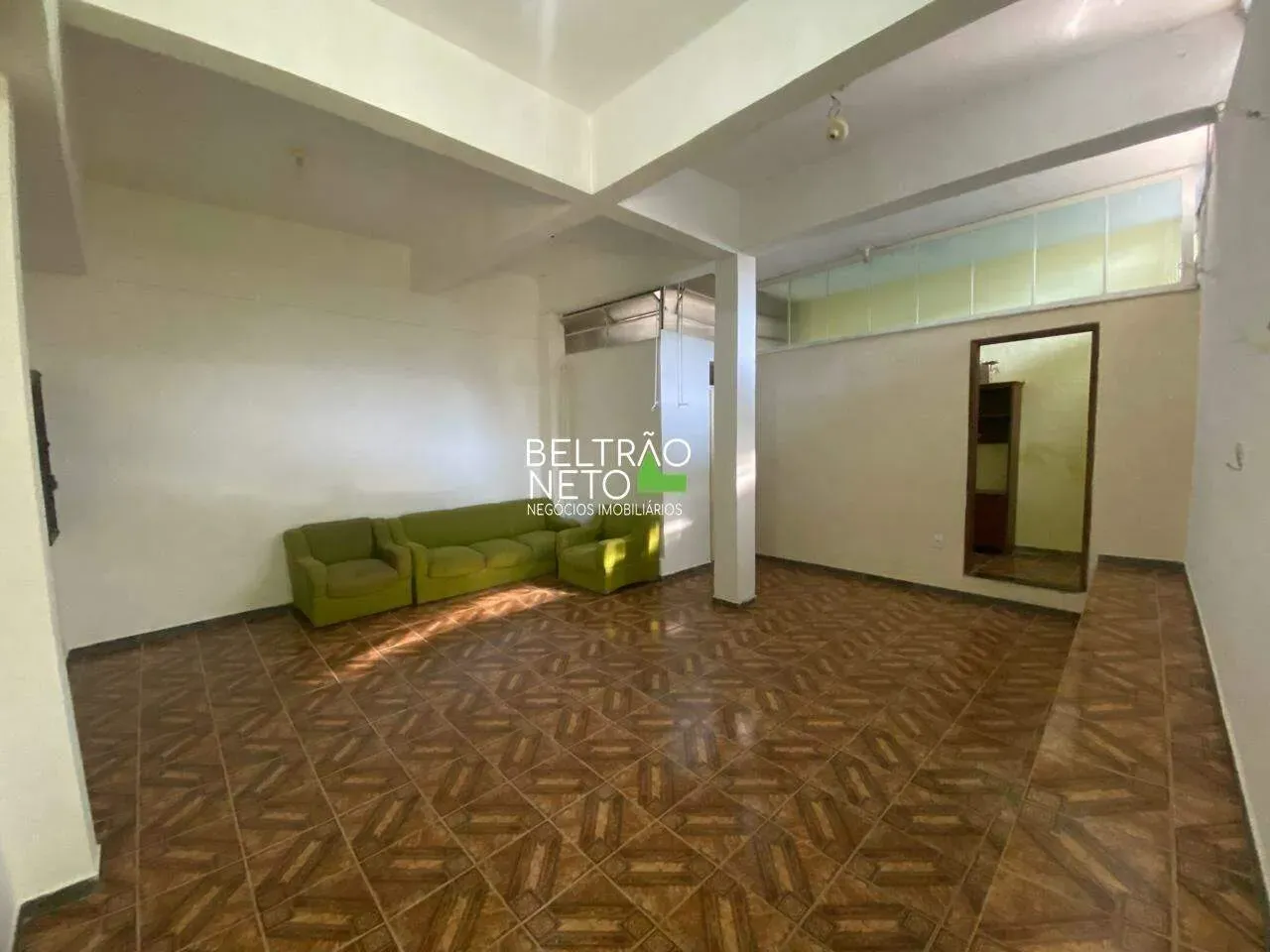 Casa com 4 quartos para alugar no palmeiras.