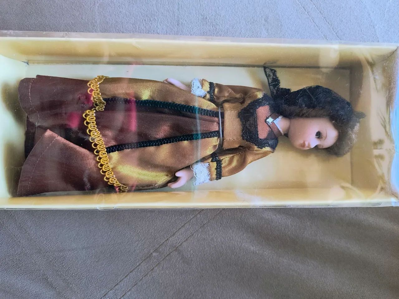 Boneca Colecionável Damas de Época  planeta de agostini