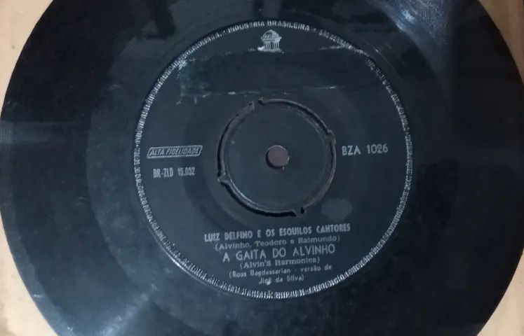 Vinil de 1959 "Luiz Delfino e os Esquilos Cantores" - É Vintage - Foto 3