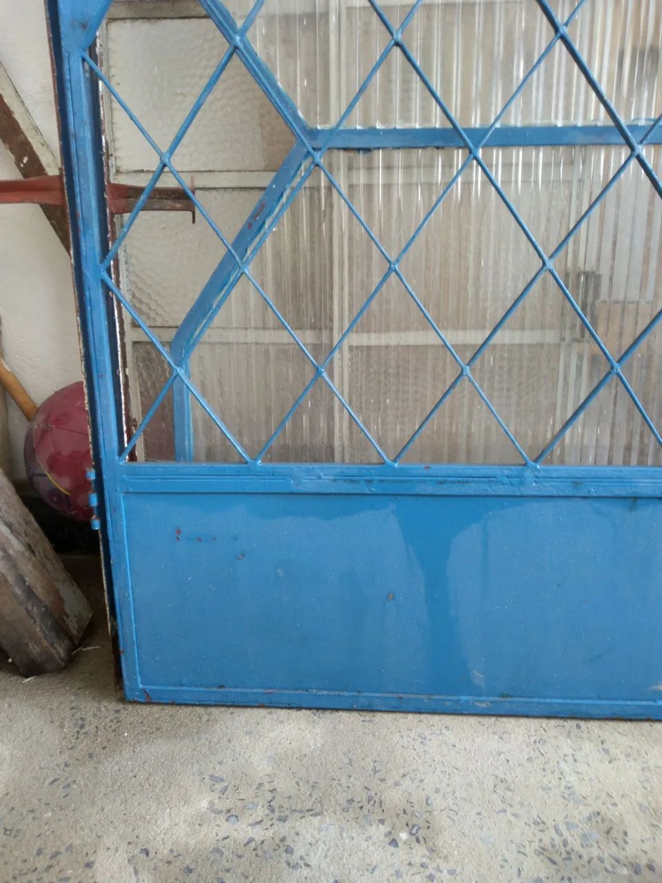 Porta de ferro pesada ( ferro mesmo ) com veneziana. 1 m por 2,10 - Foto 3