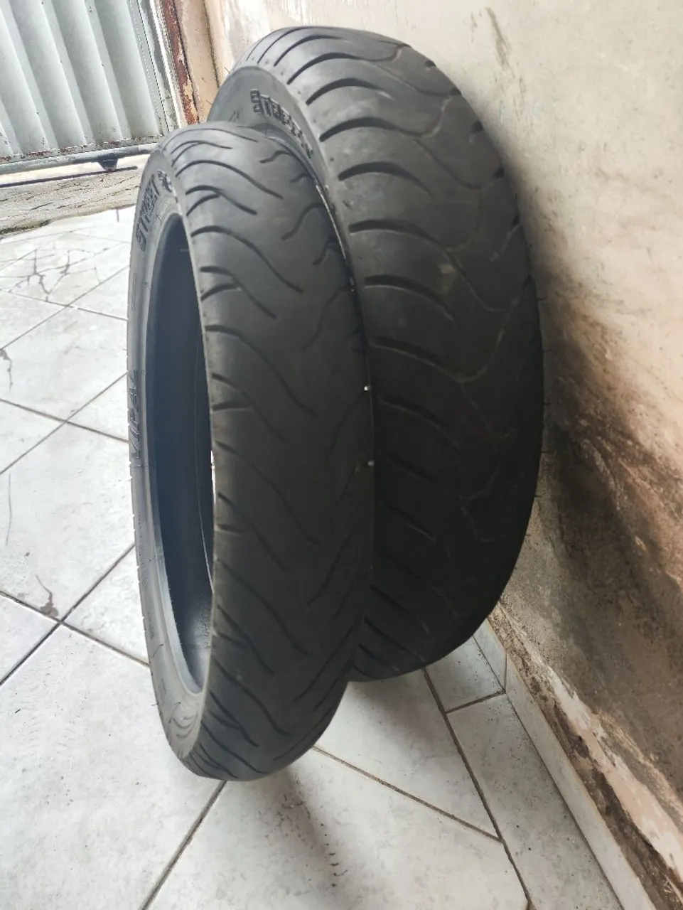 Jogo de pneus CB300 Fazer 250 e ninjinha