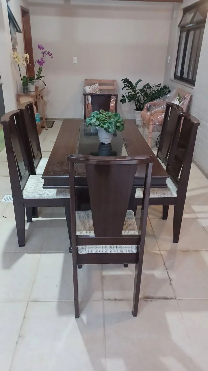 Mesa de sala de jantar com seis cadeiras64302124794499120
