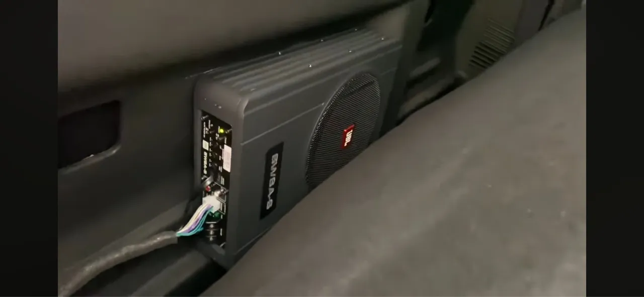 Caixa de Som Automotiva JBL SW8A-S