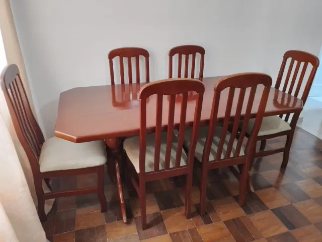 Mesa de Jantar de madeira