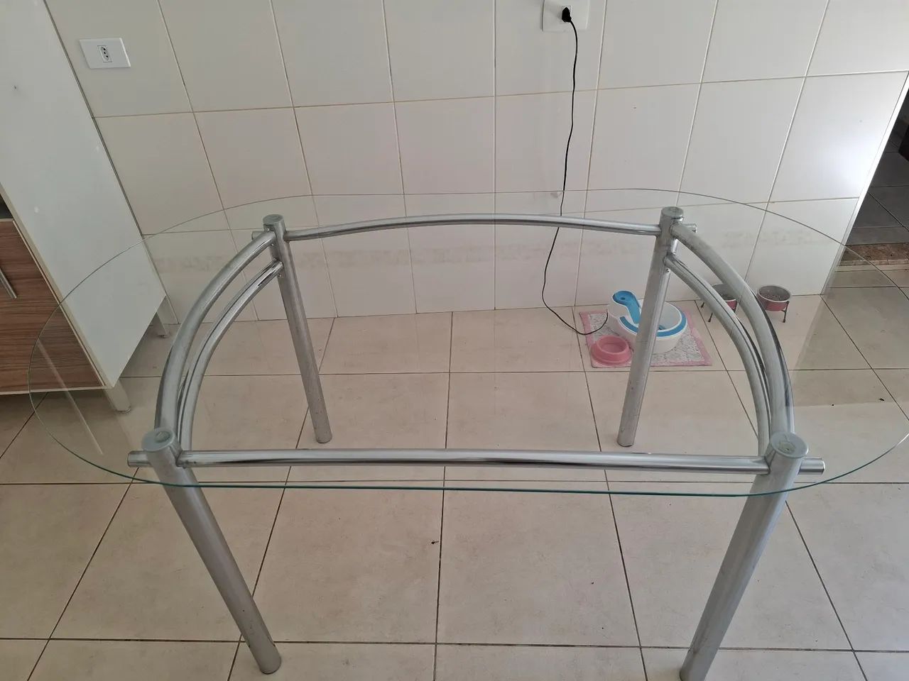 Mesa com tampo de vidro