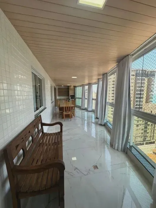 Apartamento com 4 Quartos sendo 2 suites 1 quadra do mar. !