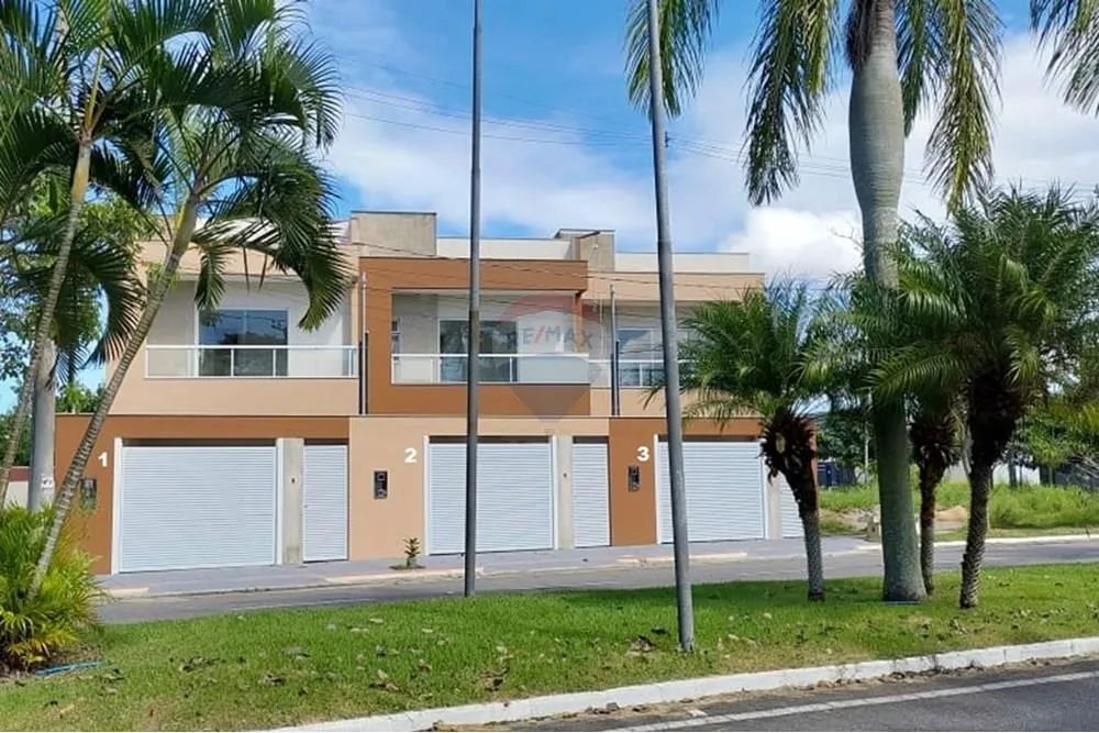 Casa Geminada Moderna à Venda no Yahoo Residence, Manguinhos (casa 1)