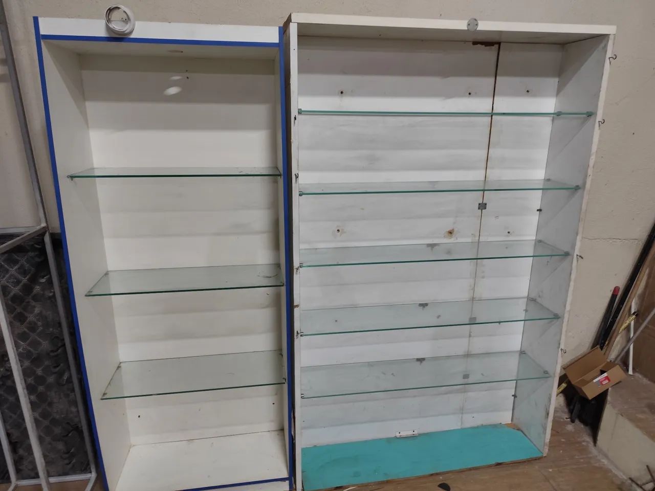 Expositores de madeira e vidro  - Foto 2