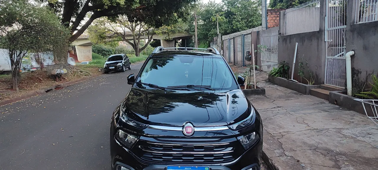 VENDO FIAT TORO VOLCANO 4X4 2.0 DIESEL