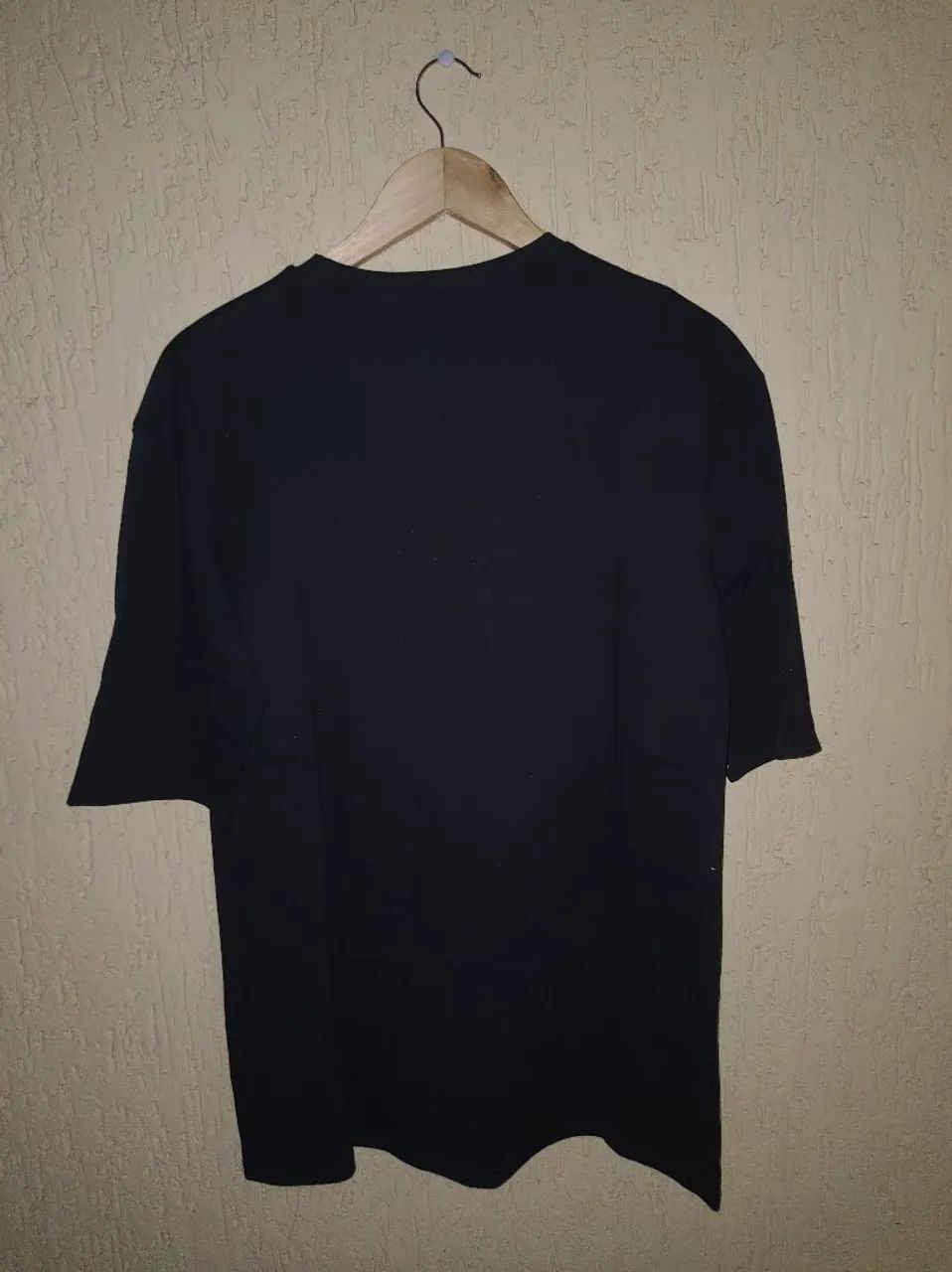 Camiseta Preta com Estampa de Caveira Sorridente - Foto 2