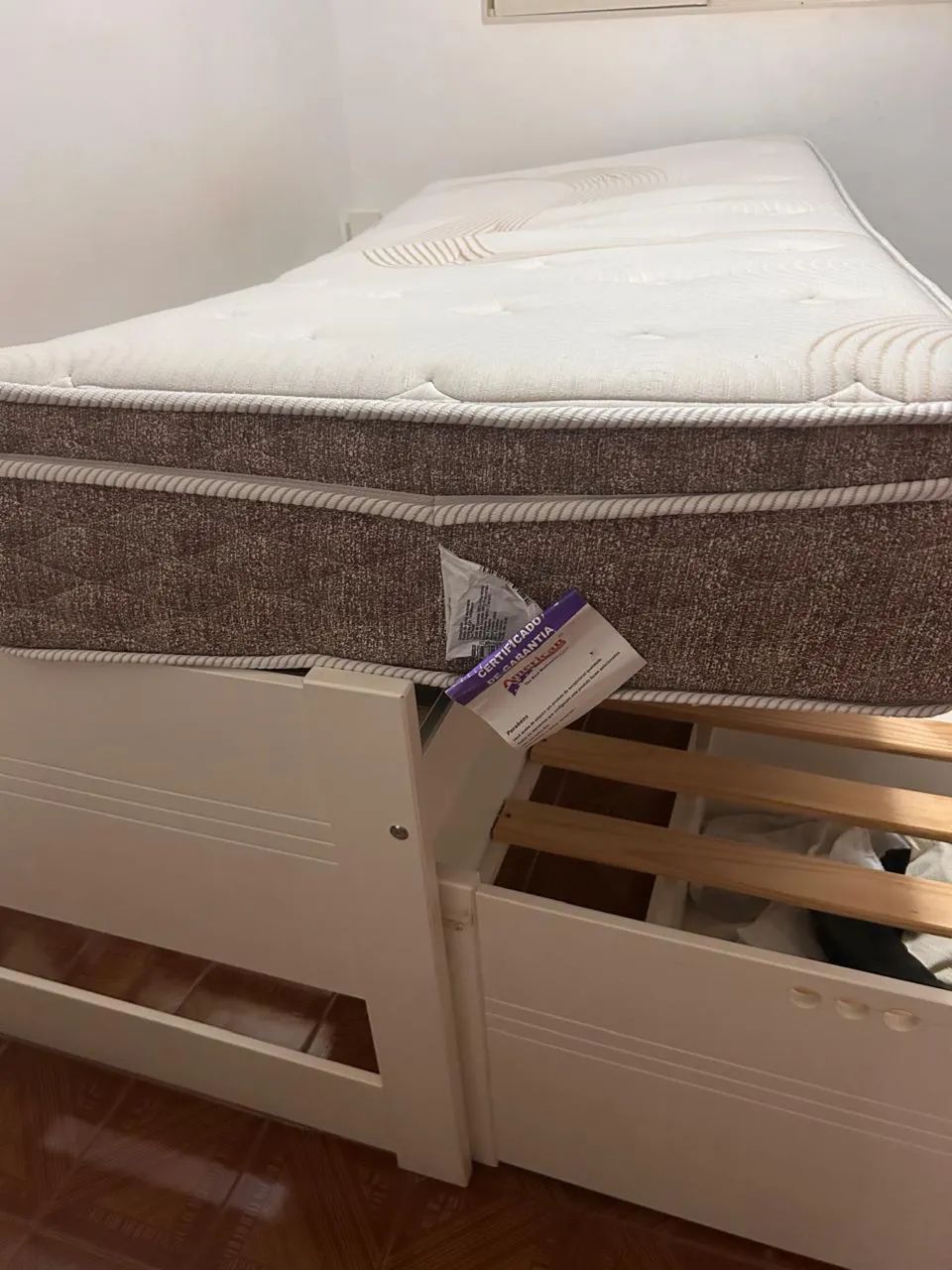Cama dupla com gavetas em madeira branca  - Foto 4