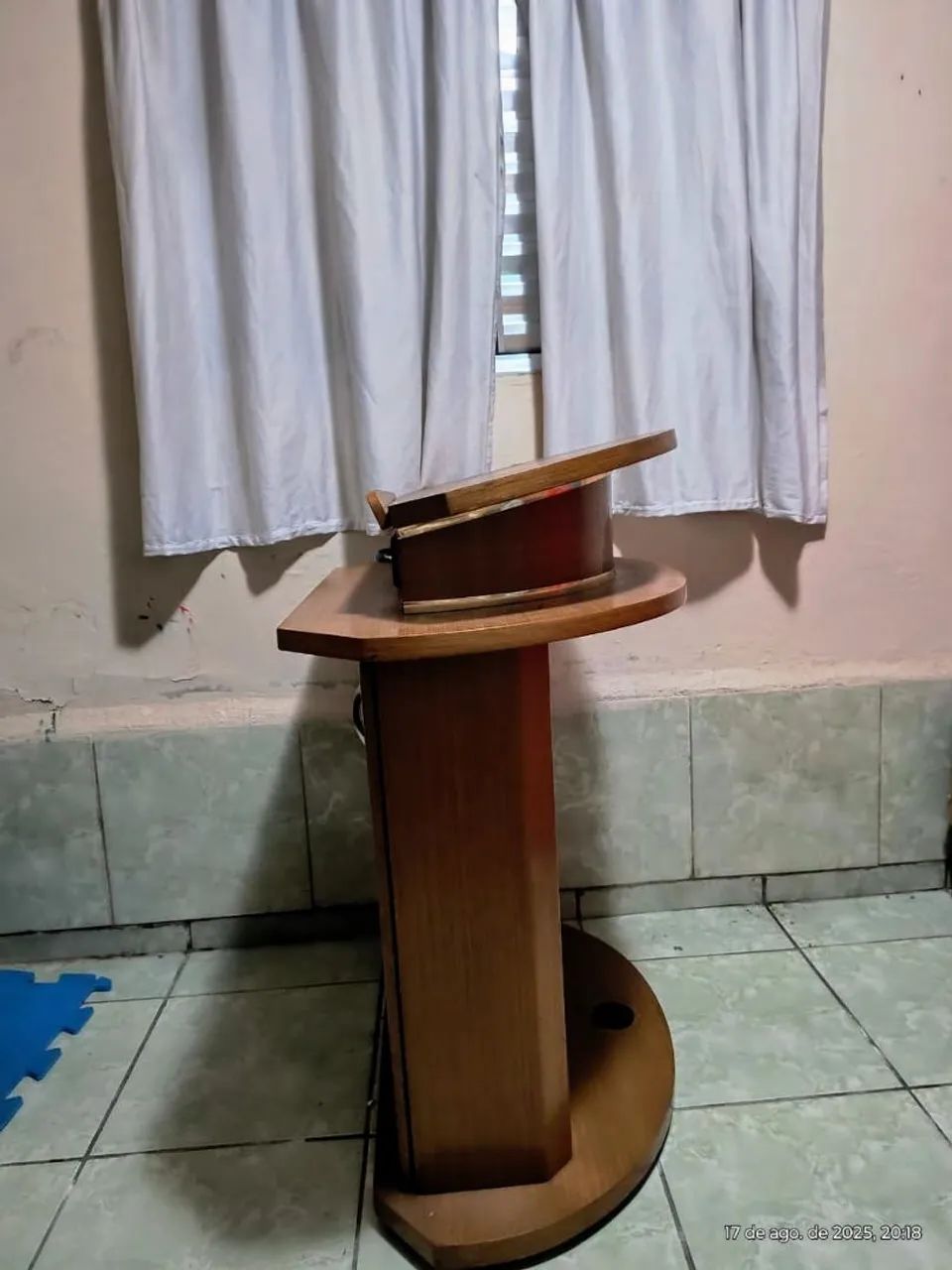 Púlpito de madeira igreja  - Foto 2