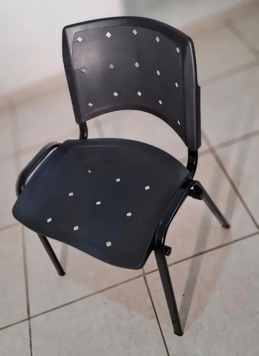 Duas Cadeiras - 1 Fixa com Estrutura Metálica + 1 Giratória para Escritório - Foto 4