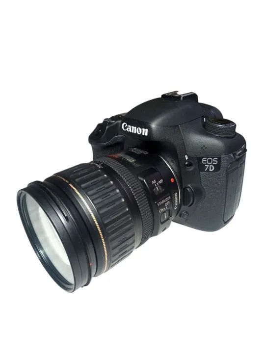 Camera cânon EOS 7D  + Lente 28-135 + 2 baterias + 1 cartão 32gb