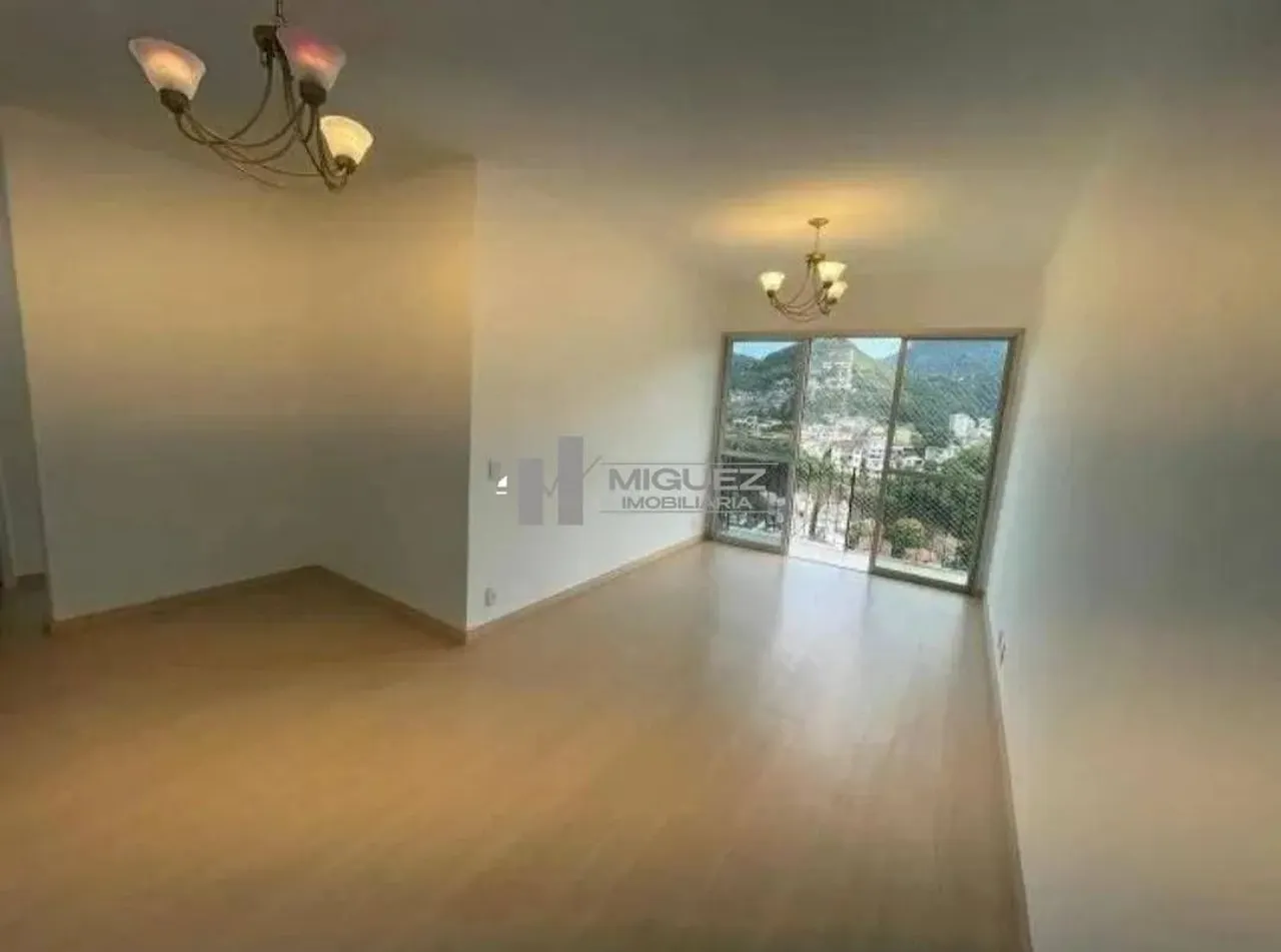 Apartamento a Venda varanda, 2 quartos com vaga - Infra total - Aristides Lobo - Rio Compr