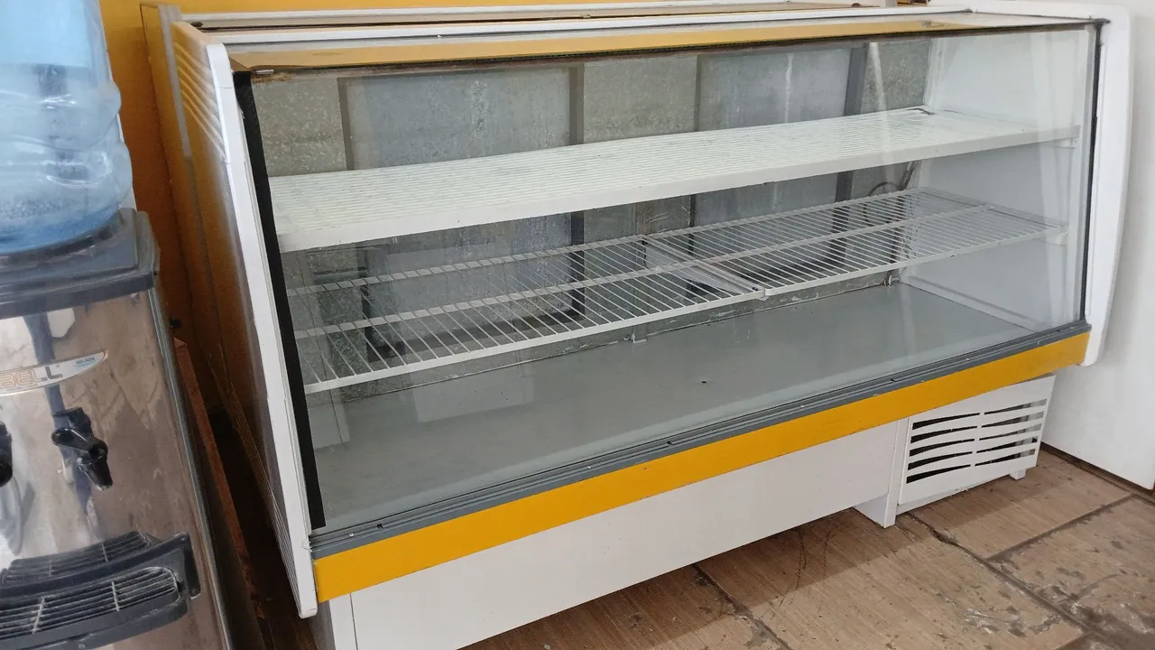 Expositor Refrigerado para Lanchonete/Comércio