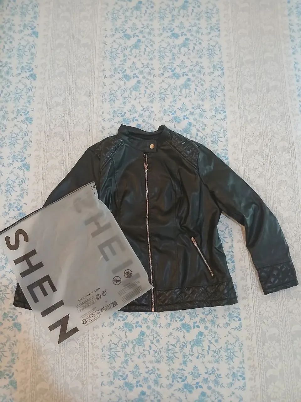 Jaqueta de Couro Chikora com Zíper Plus, Para Inverno (NOVA