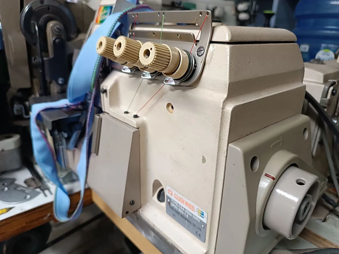 Vendo Máquina Overloque Usada - Foto 3