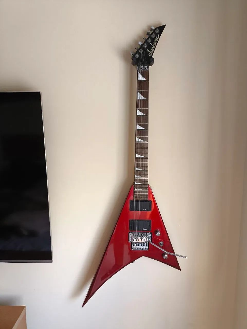 Guitarra Jackson JS32 Rhoads - Vermelha, Importada64352264473090123