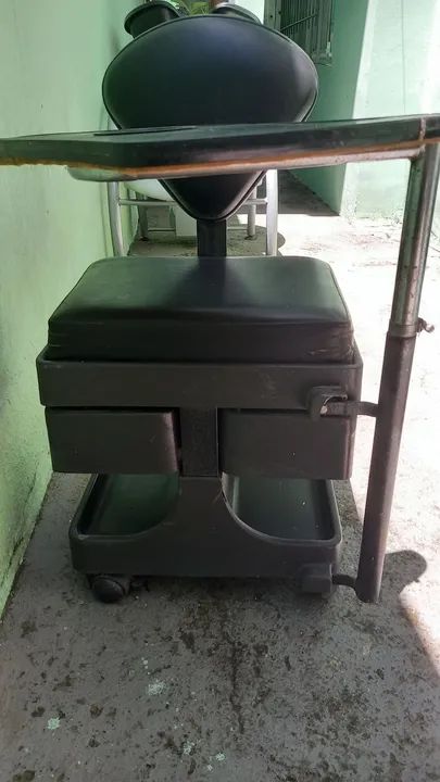 Cadeira  cirandinha para manicure 