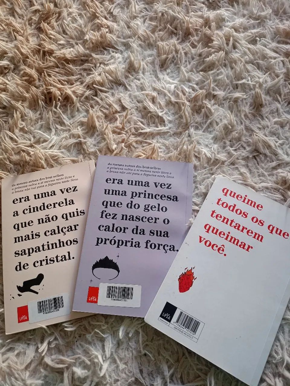 LIVROS: Amanda Lovelace - Foto 3