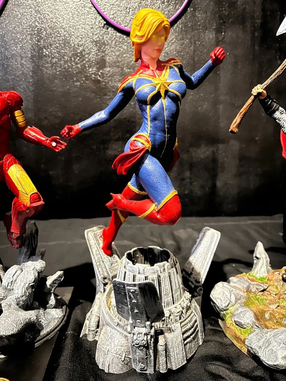Lote 4 Vingadores 3D Marvel: Black Panther, Homem de Ferro, Capitã Marvel e Thor - Foto 4
