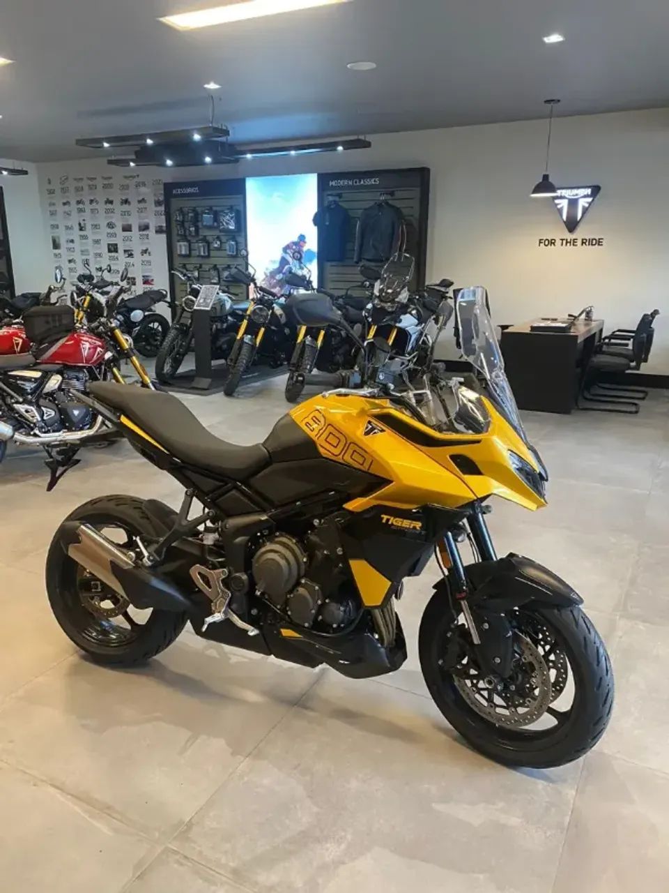 Nova Tiger 800 Sport 2025: até 234 km/h, consumo de 22 km/l e preço de R$ 69.190