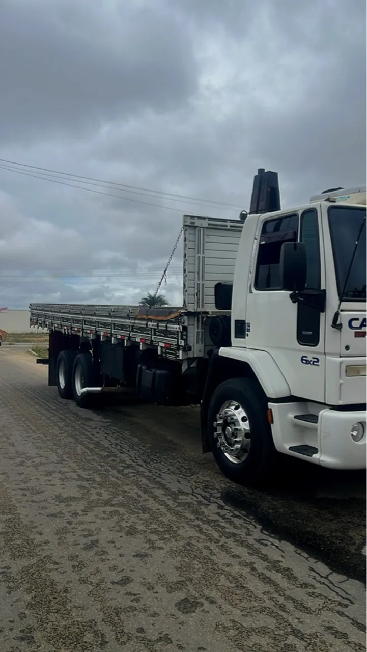 Ford cargo 2422 2009