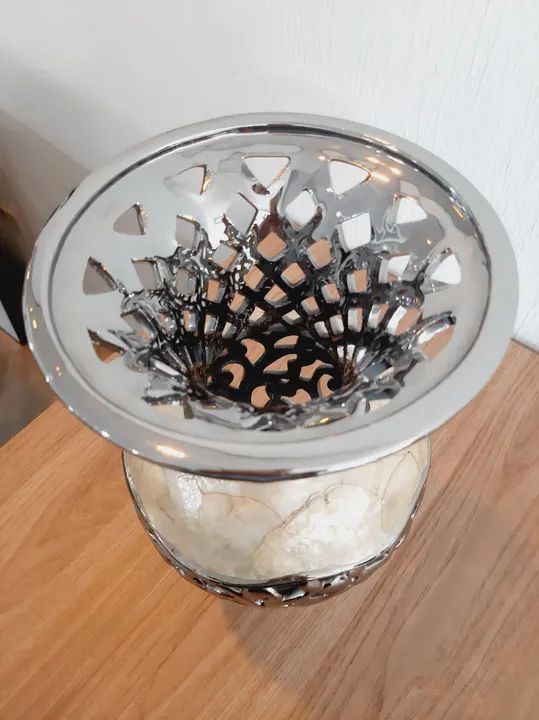 Vaso Decorativo de Cerâmica com Detalhes em Prata - Foto 3