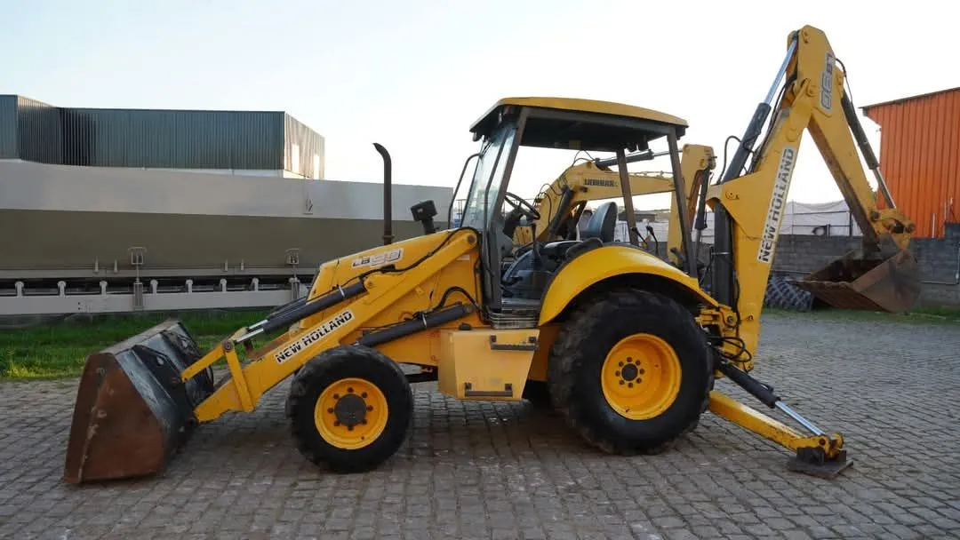 Retroescavadeira New Holland