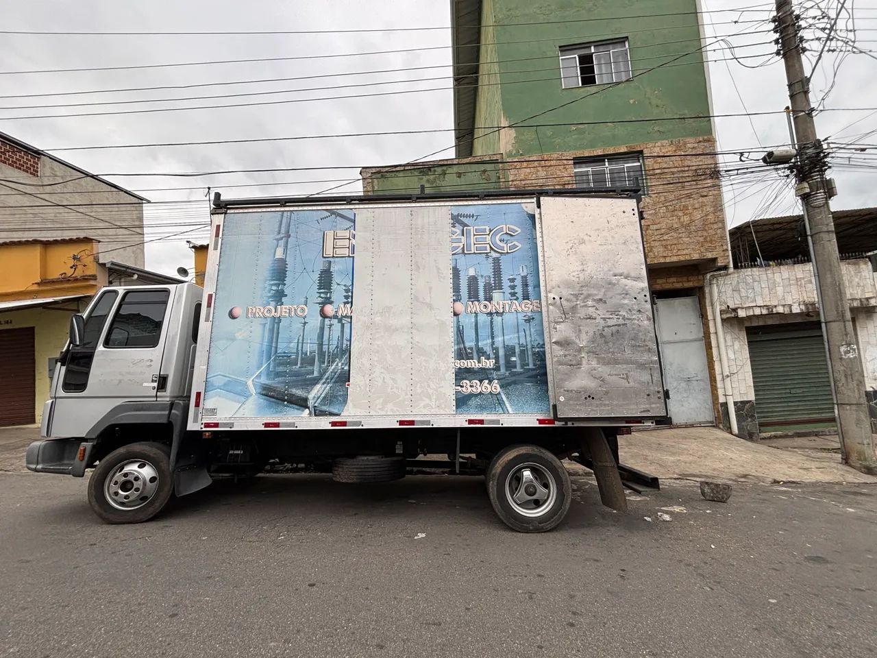 Fretes, mudanças e transportes em geral 