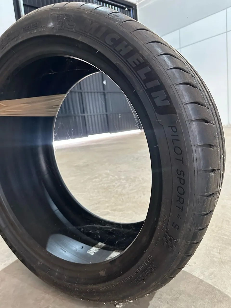 Pneu Michelin Pilot Sport 4S - 255/40 R19