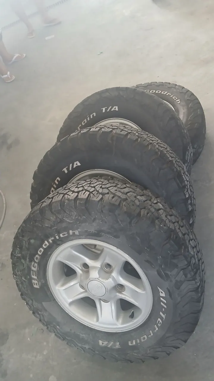 Jogo de 4 Pneus BFGoodrich All-Terrain T/A