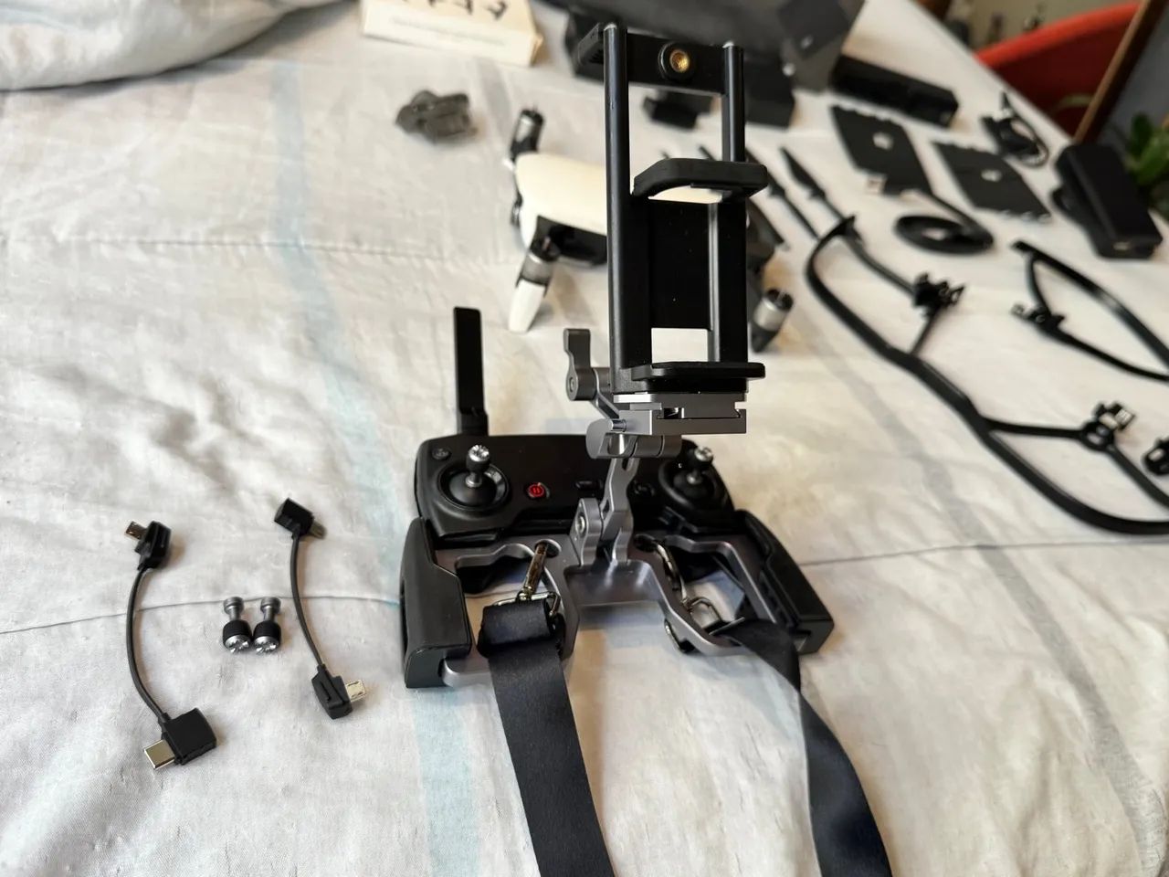 Drone DJI MAVIC AIR - COMBO FLY MORE - Branco - Foto 4