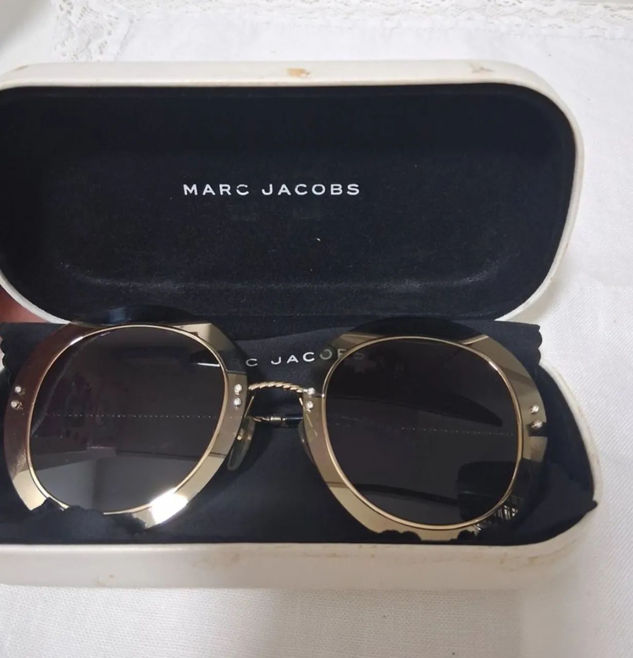 Óculos de sol.   - Foto 2