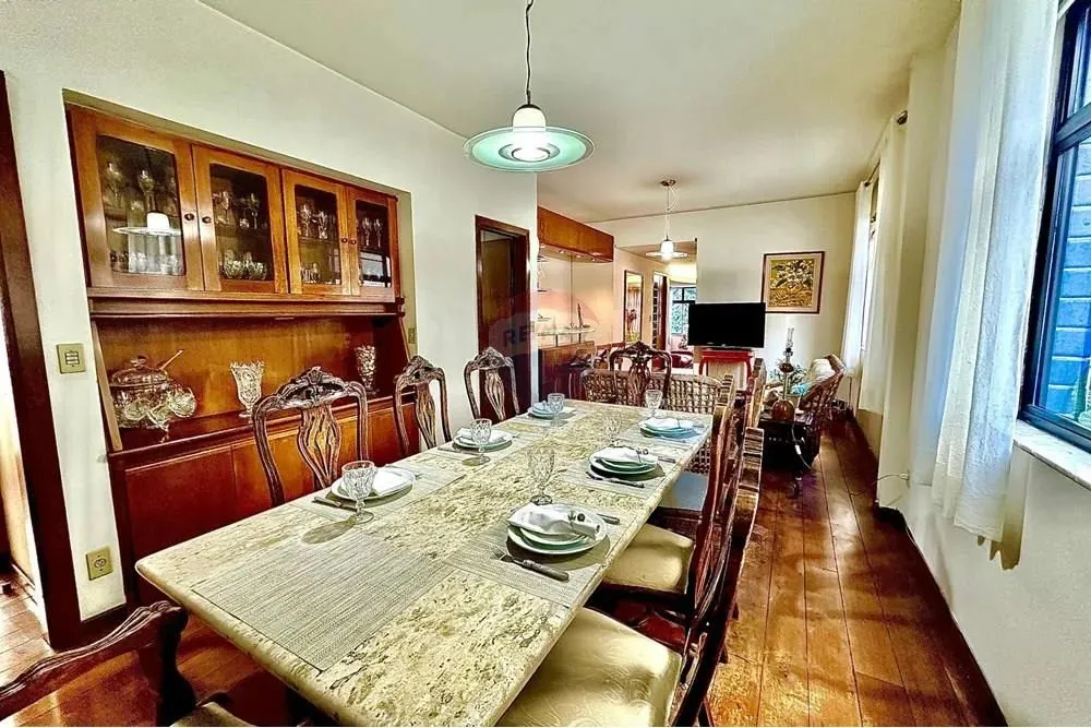 Apartamento de Luxo à Venda em Lourdes, BH - 182,02m², 4 Quartos, Próximo ao Colégio Loyol