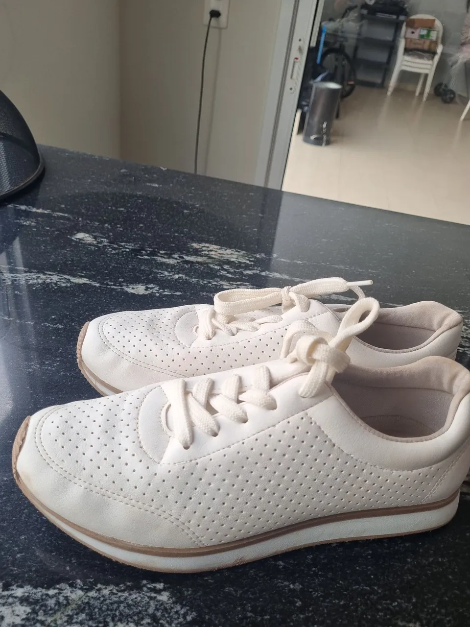 Tênis Branco Casual Feminino
