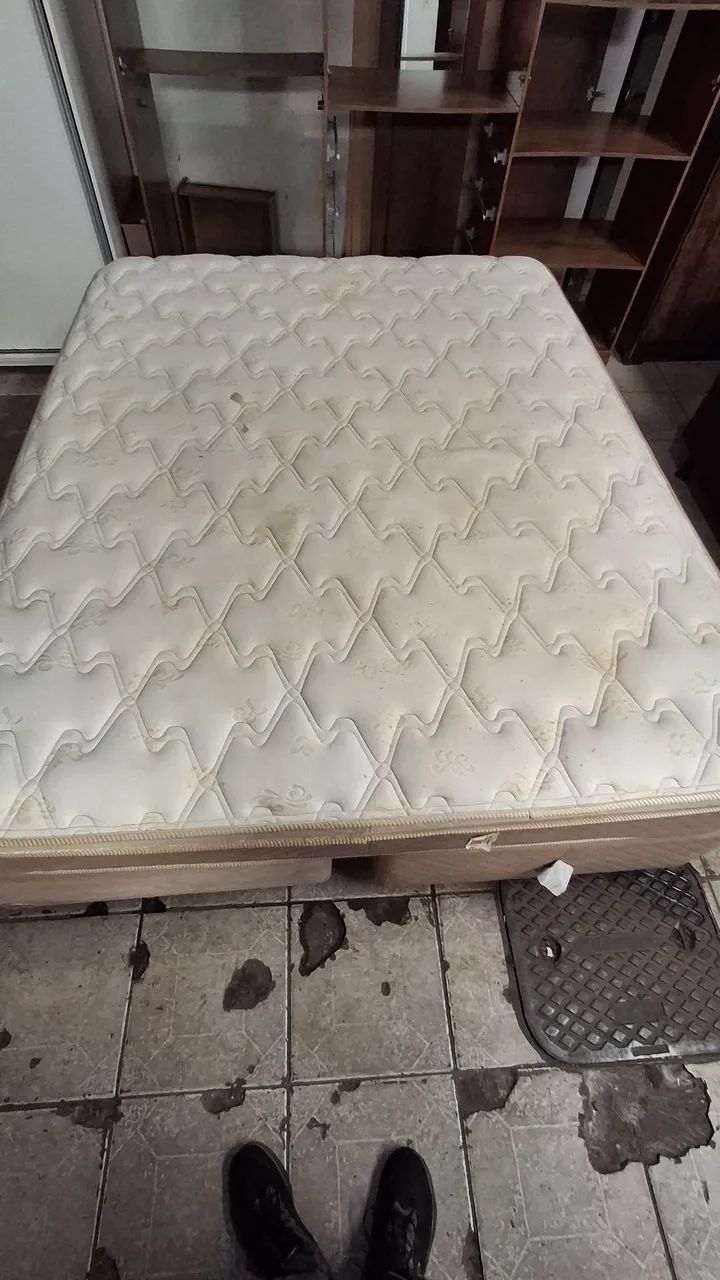 Cama Box Queen herval molas ensacadas conservada - Foto 4