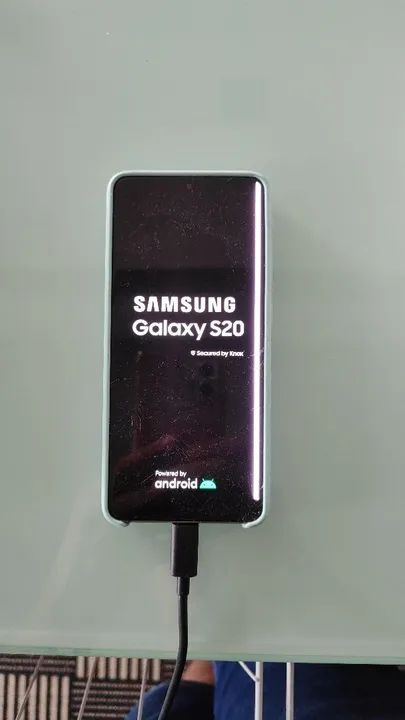 Samsung Galaxy S20 - Tela quebrada 