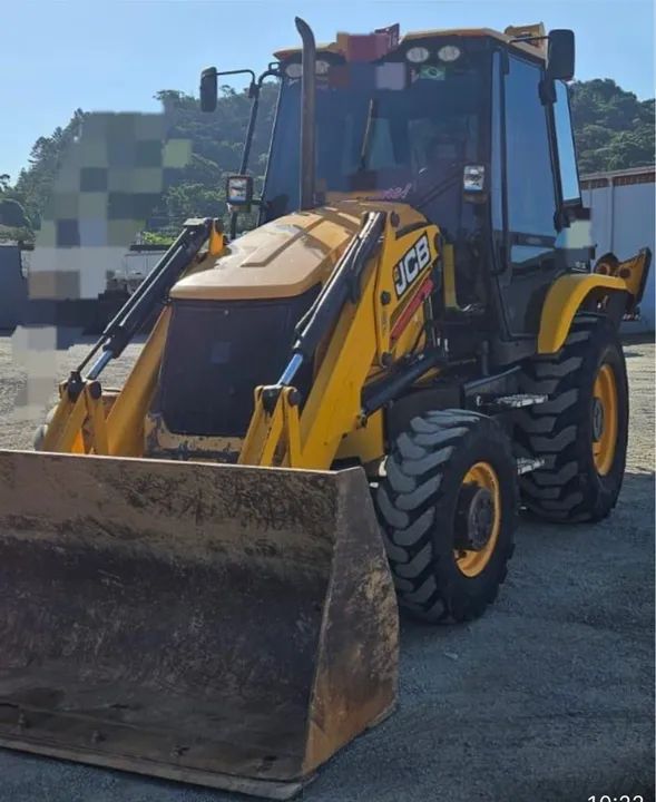 Retroescavadeira JCB 3CX ano 2019, 4x4, com 8.300 horas, em - Foto 2