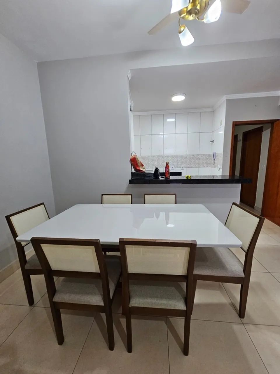 Mesa de Jantar Moderna com Design Elegante madeira  - Foto 2