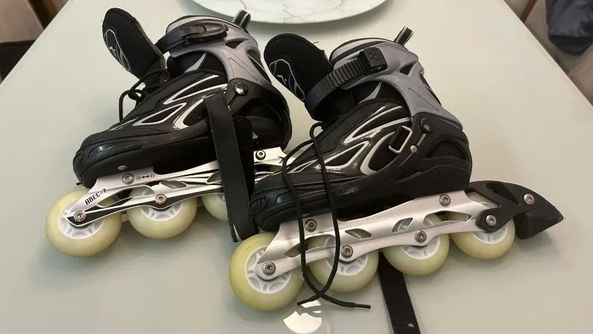 Patins semi profissional R$ 300,00