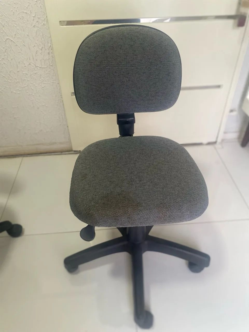 Cadeira secretária com rodinhas - Foto 3