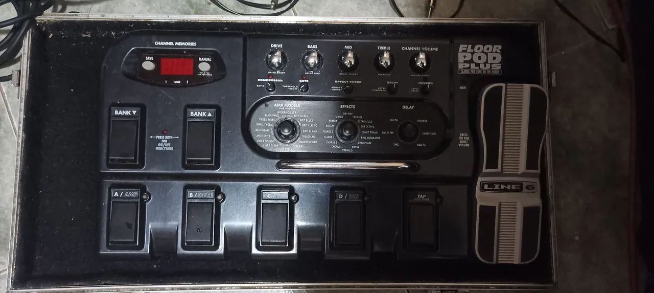 Pedal de Guitarra Line 6 Floor Pod Plus