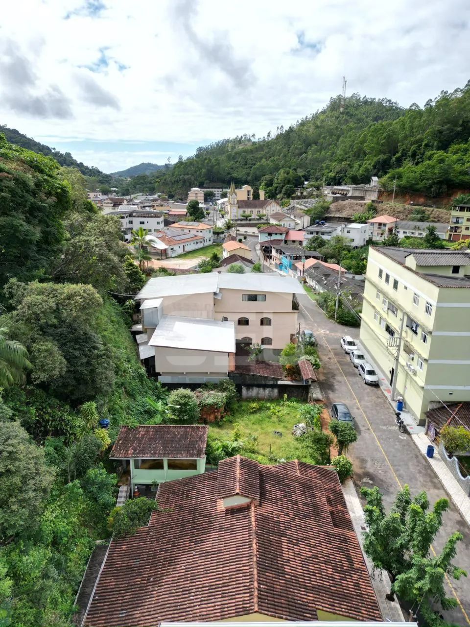Casa urbana no centro de Santa Isabel- Domingos Martins  - Foto 2