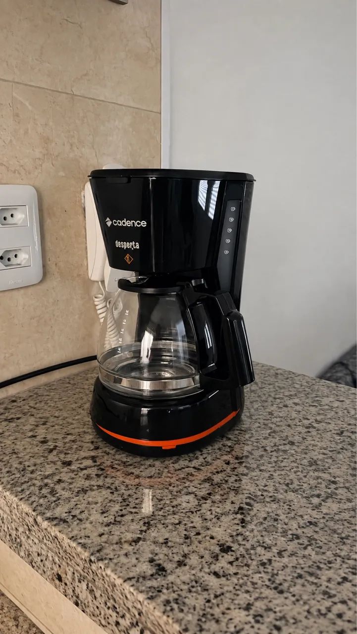 Cafeteira cadence 