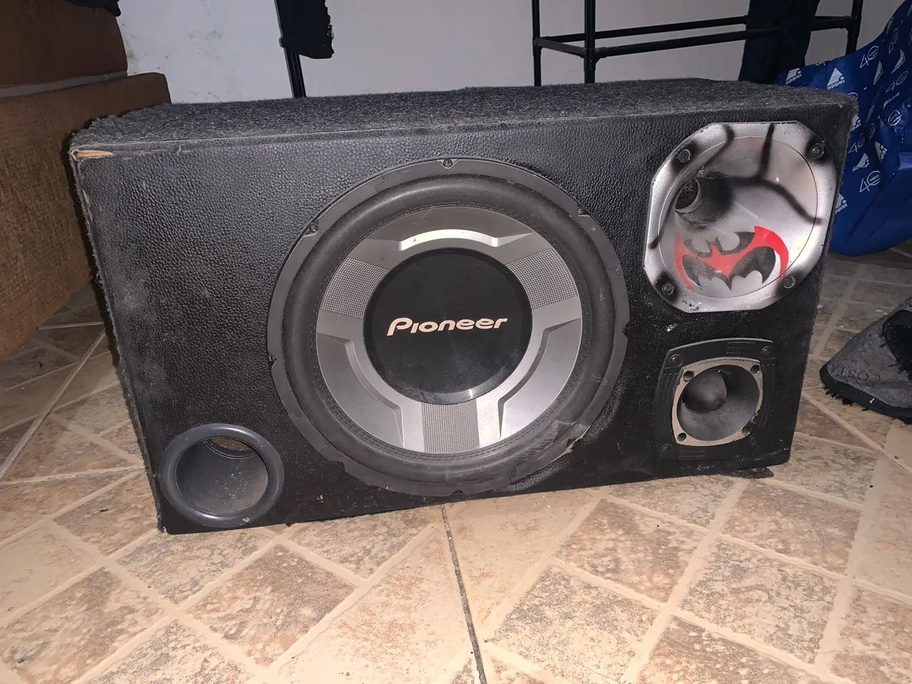 Caixa de som automotiva com modulo